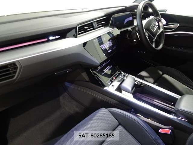 Audi E-TRON 2020-12 239303-10