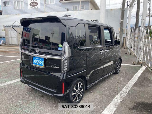 Honda N BOX CUSTOM 2017-09 306916-1