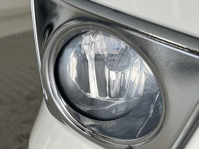 Nissan SERENA 2015-10 186302-11
