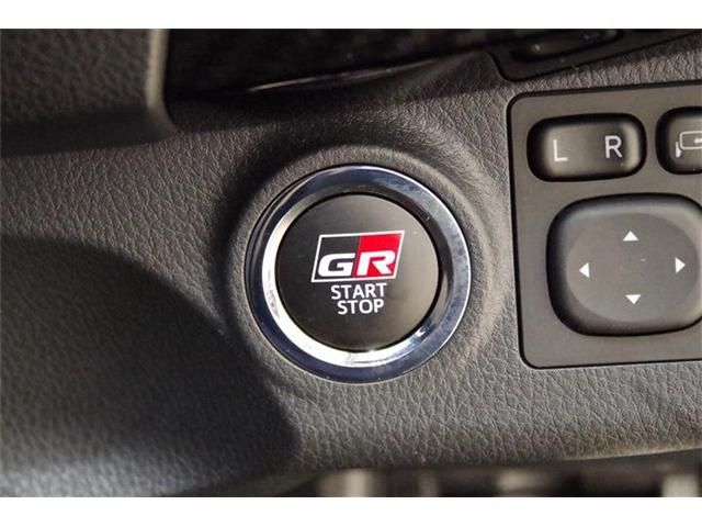 Toyota VITZ 2019-04 181057-12