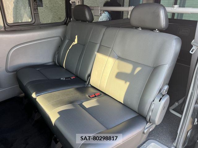 Nissan NV350 Caravan 2016-04 365576-16