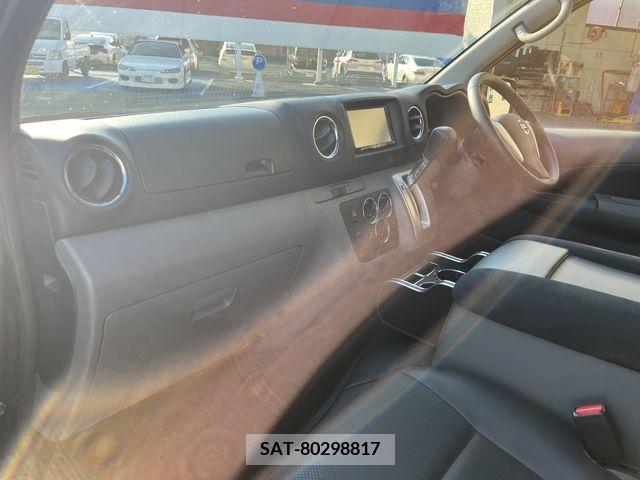 Nissan NV350 Caravan 2016-04 365576-15