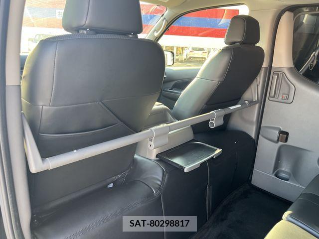 Nissan NV350 Caravan 2016-04 365576-14