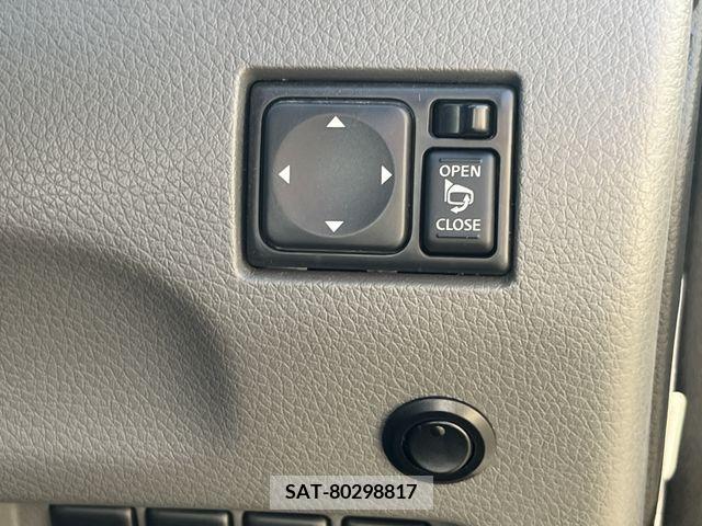 Nissan NV350 Caravan 2016-04 365576-18
