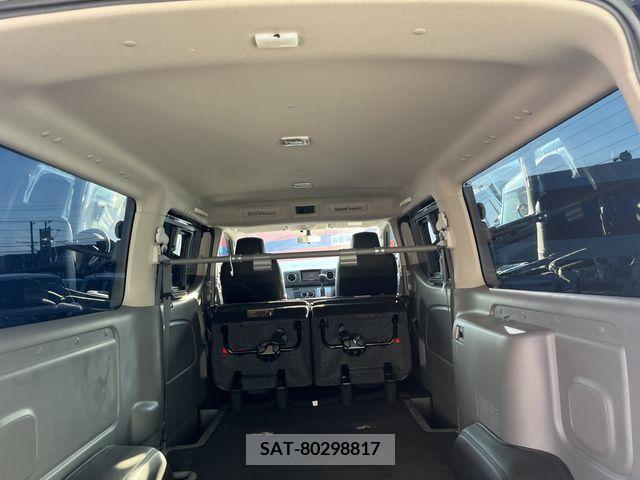 Nissan NV350 Caravan 2016-04 365576-12