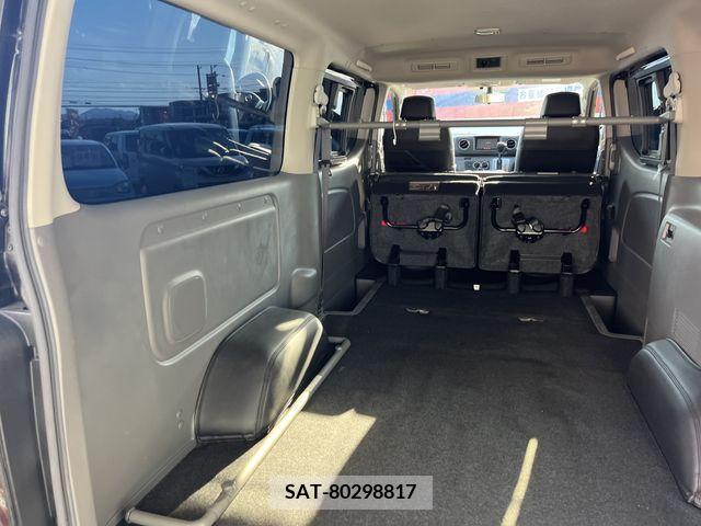Nissan NV350 Caravan 2016-04 365576-11
