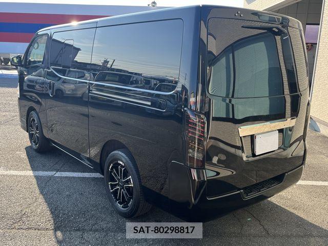 Nissan NV350 Caravan 2016-04 365576-6