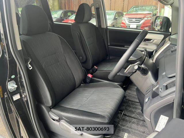 Toyota VOXY 2011-05 327847-6