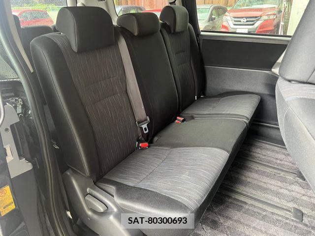 Toyota VOXY 2011-05 327847-7