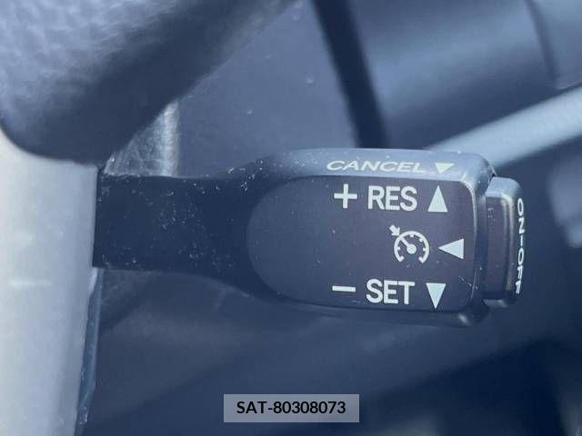 Toyota VOXY 2021-07 370320-6