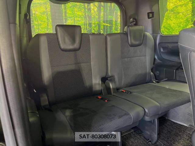 Toyota VOXY 2021-07 370320-10