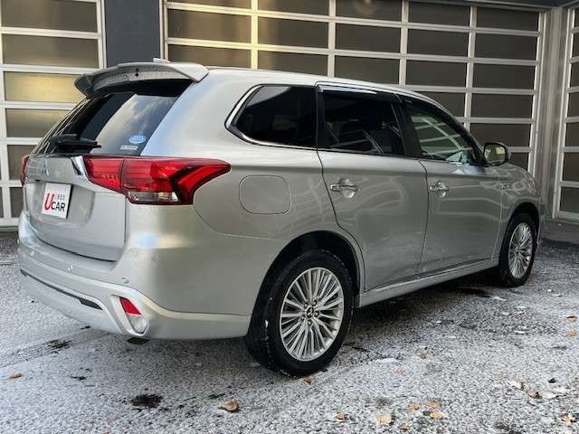 Mitsubishi OUTLANDER PHEV 2018-09 181338-11