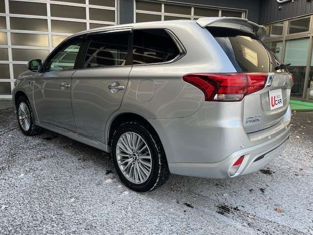Mitsubishi OUTLANDER PHEV 2018-09 181338-9