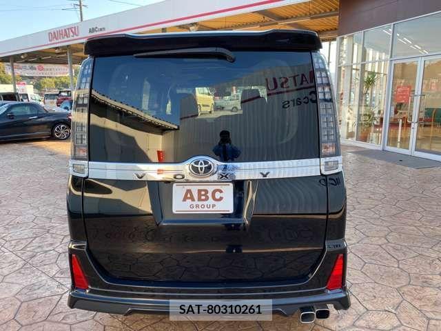 Toyota VOXY 2016-11 205562-8