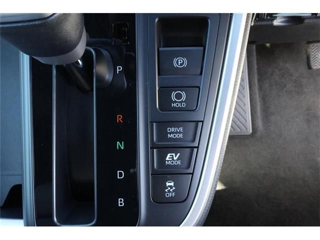 Toyota VOXY HYBRID 2023-10 182669-10