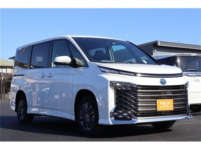 Toyota VOXY HYBRID 2023-10 182669-2