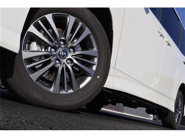 Toyota VOXY HYBRID 2023-10 182669-24