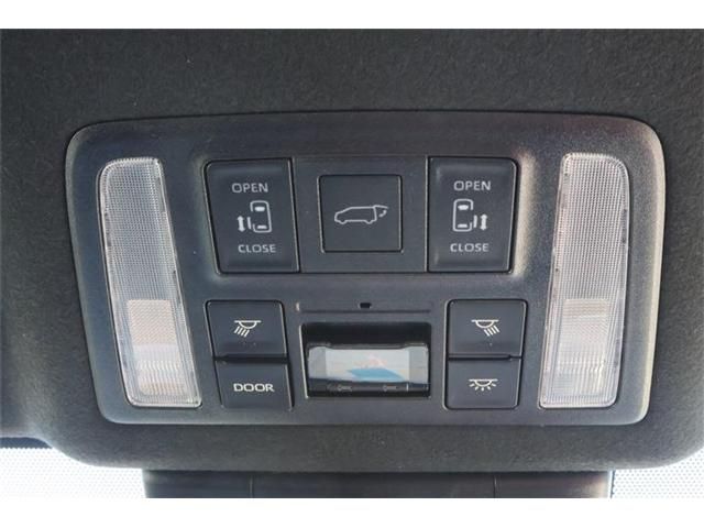 Toyota VOXY HYBRID 2023-10 182669-9