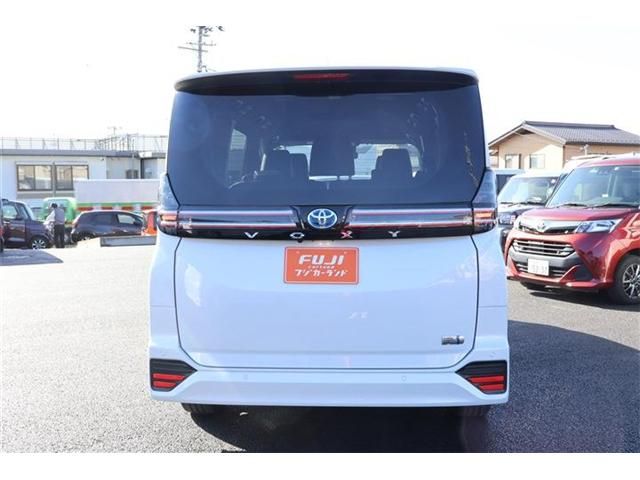Toyota VOXY HYBRID 2023-10 182669-27