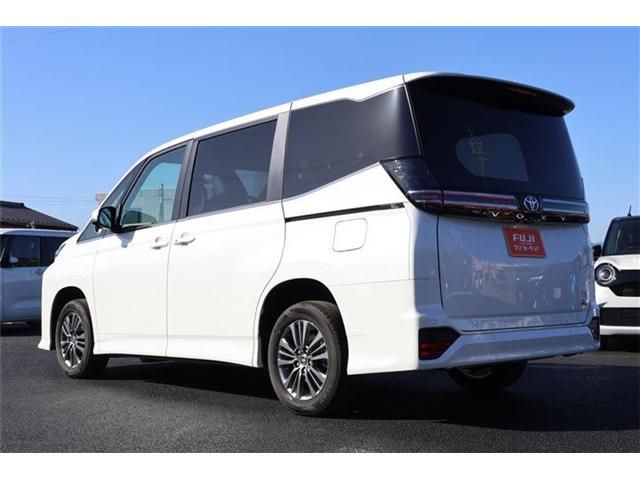 Toyota VOXY HYBRID 2023-10 182669-1