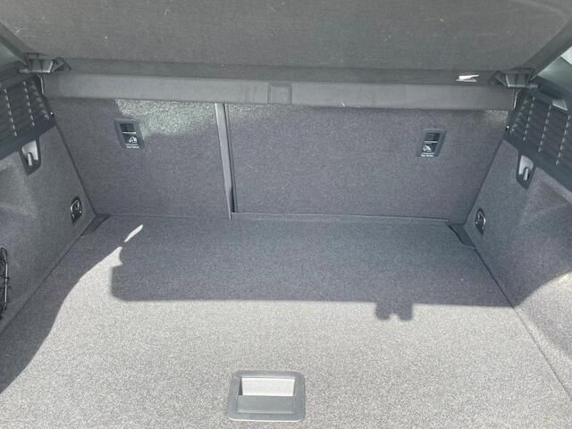 Audi Q2 2019-03 8850-9