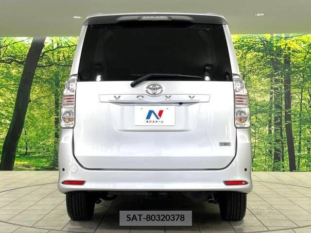 Toyota VOXY 2009-10 289292-15
