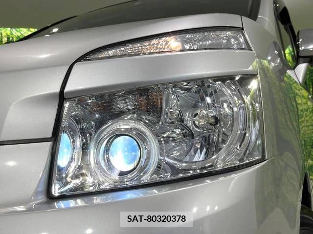 Toyota VOXY 2009-10 289292-12