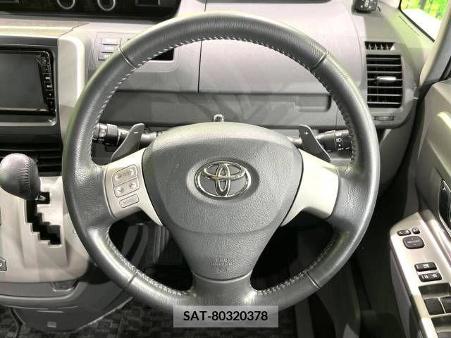 Toyota VOXY 2009-10 289292-11
