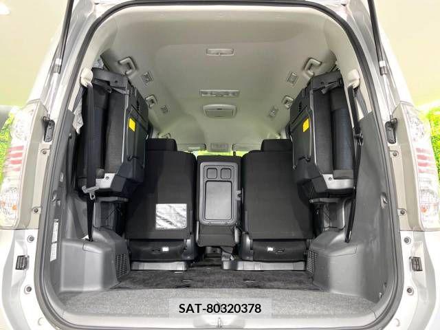 Toyota VOXY 2009-10 289292-10