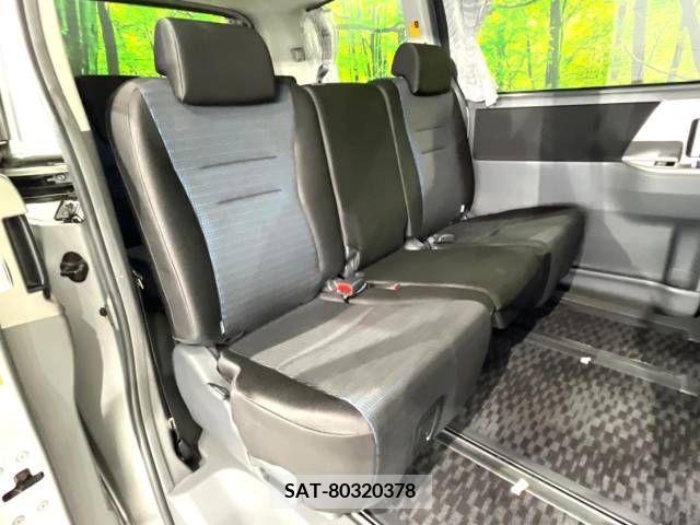 Toyota VOXY 2009-10 289292-8