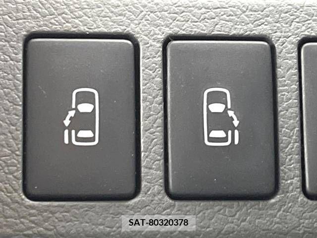 Toyota VOXY 2009-10 289292-4