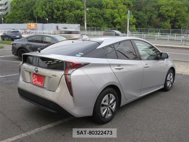 Toyota PRIUS 2015-12 281806-3