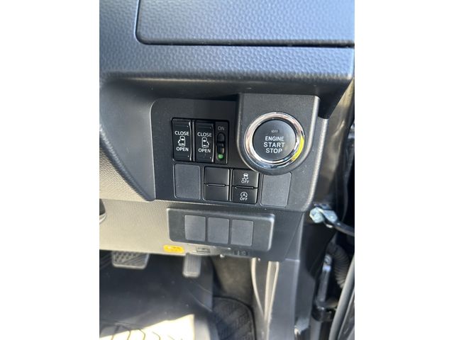 Toyota ROOMY 2018-02 2857-18