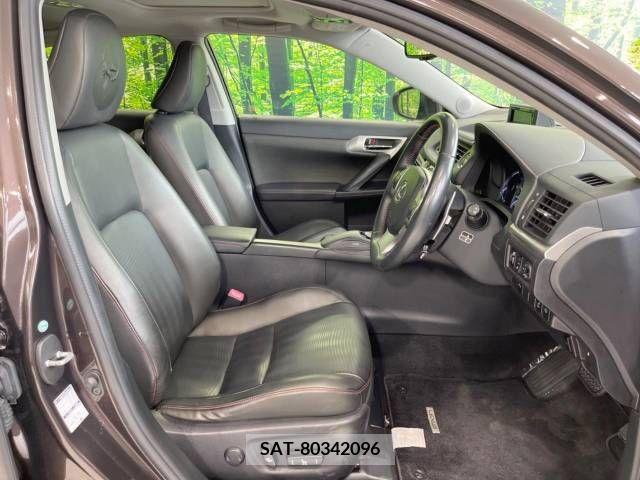 Lexus CT 2013-09 353901-8