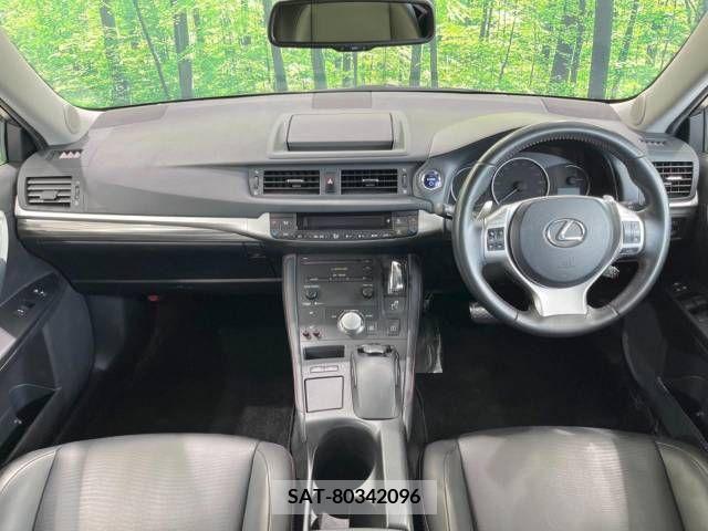 Lexus CT 2013-09 353901-1