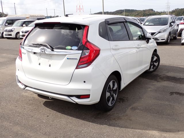 Honda FIT HYBRID 2018-10 13563-2