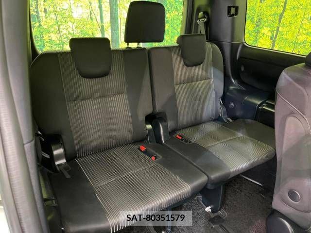 Toyota VOXY 2019-01 372768-10