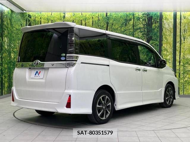 Toyota VOXY 2019-01 372768-18