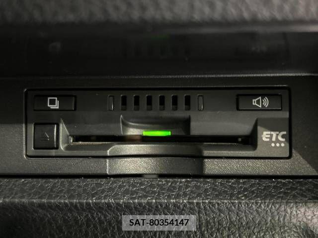 Toyota VOXY 2018-07 209513-7