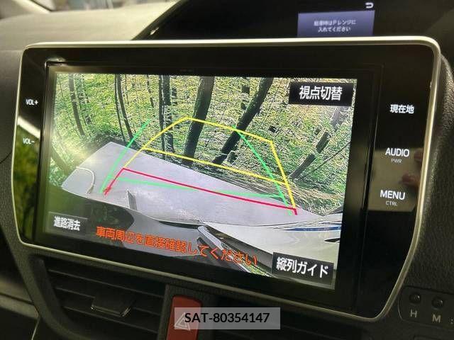 Toyota VOXY 2018-07 209513-3