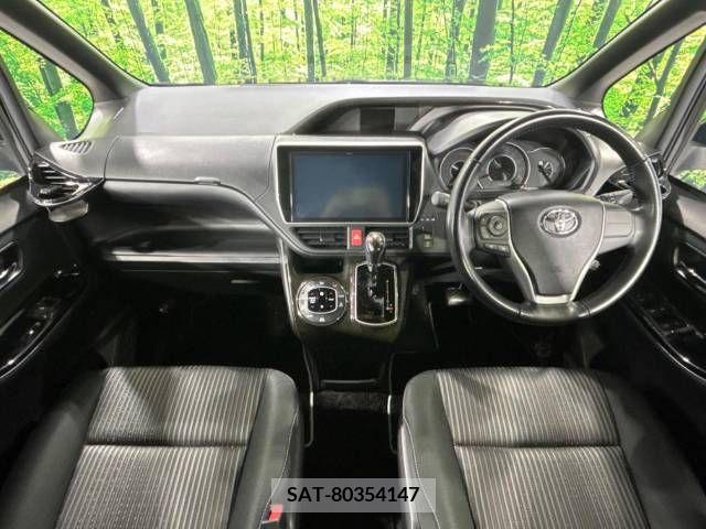 Toyota VOXY 2018-07 209513-1