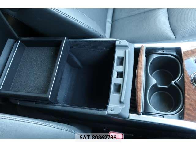 Nissan FUGA 2019-02 270719-19