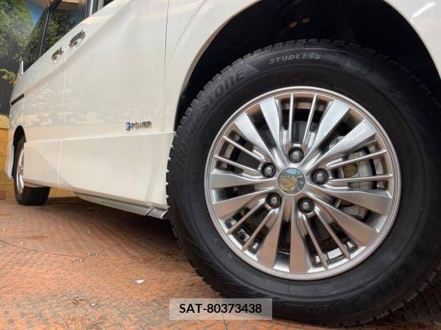 Nissan SERENA 2018-06 215303-13