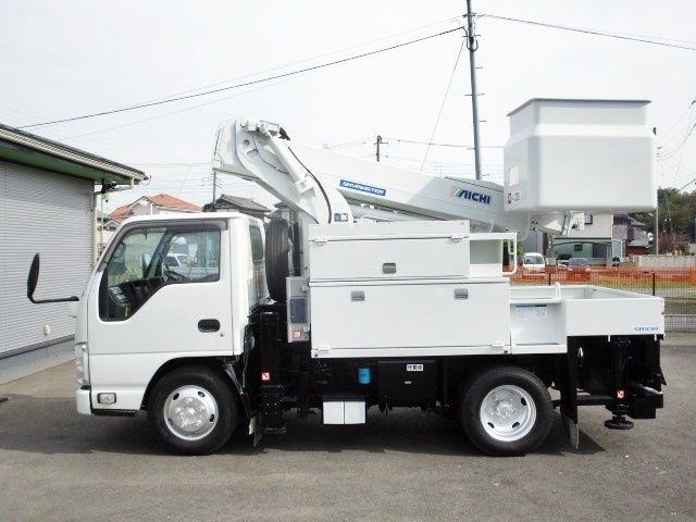 Isuzu ELF TRUCK 2015-04 14846-3
