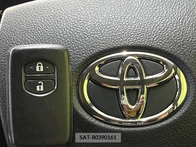 Toyota AQUA 2017-12 260177-7