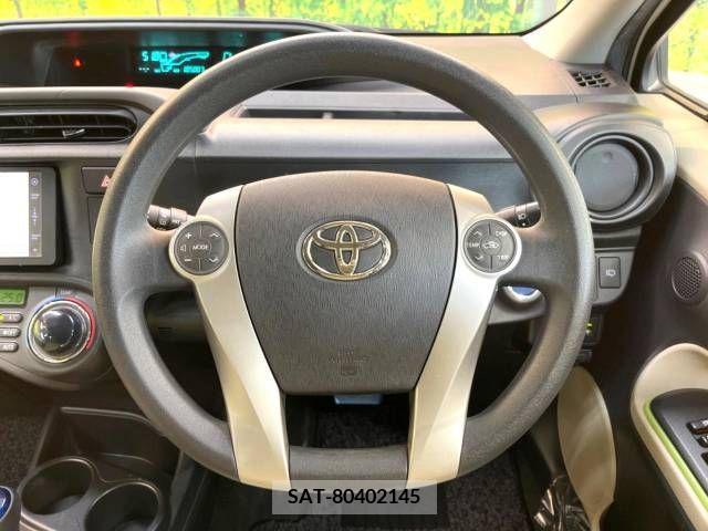 Toyota AQUA 2012-02 356229-11