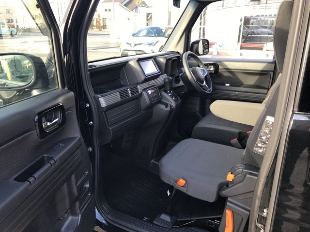 Honda N-VAN 2018-08 13244-15