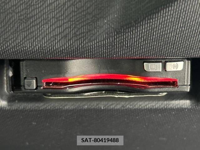 Toyota AQUA 2019-04 260431-3