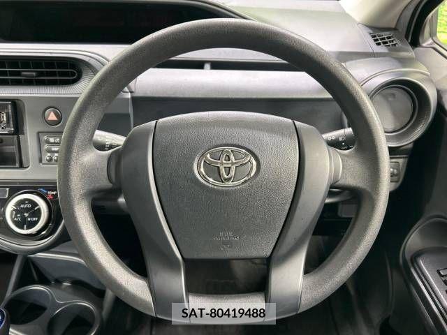 Toyota AQUA 2019-04 260431-11
