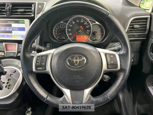 Toyota RACTIS 2014-08 377606-11